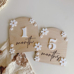 Baby Milestone Boho Baby Milestone Wooden daisy Flower Milestone Disc Monthly Baby Milestone Marker Baby Growth Baby Photo Prop image 2