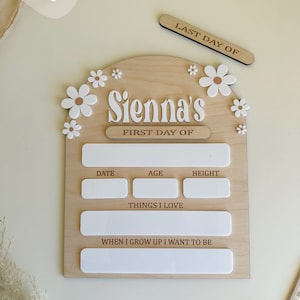 Daisy First Day Of School Sign| School Photo Props | Interchangeable School Sign | First &  Last Day of School Interchangeable Sign