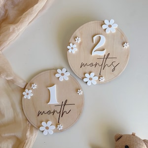 Baby Milestone Boho Baby Milestone Wooden daisy Flower Milestone Disc Monthly Baby Milestone Marker Baby Growth Baby Photo Prop Month +Months Only