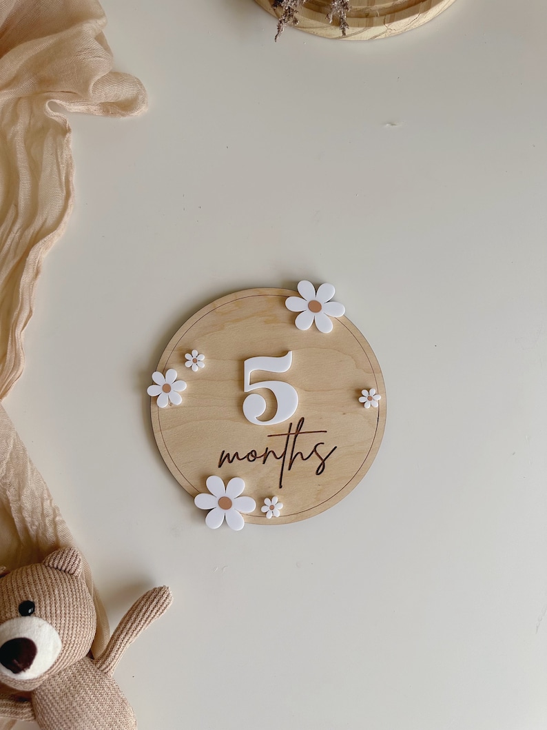 Baby Milestone Boho Baby Milestone Wooden daisy Flower Milestone Disc Monthly Baby Milestone Marker Baby Growth Baby Photo Prop image 2