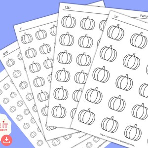 Pode incluir: Modelos de adesivos de abóbora imprimíveis em cinco tamanhos: 1,25 cm, 1,9 cm, 2,5 cm, 3,8 cm e 3,2 cm. Os modelos são contornos pretos de abóboras em papel branco.