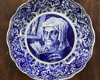 Plato antiguo muy grande (38 cm) de Boch Freres La Louviere Bélgica La mujer del pescador de Delft