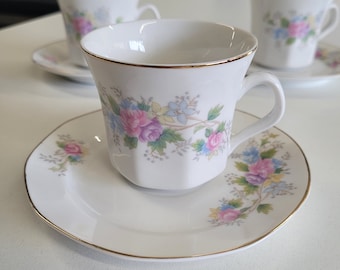 Juego de café de porcelana vintage. Taza + platillo.