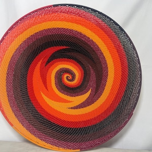 Cesta grande de alambre telefónico zulú sudafricano tejida a mano de 15&quot; x 5&quot; n.° 1