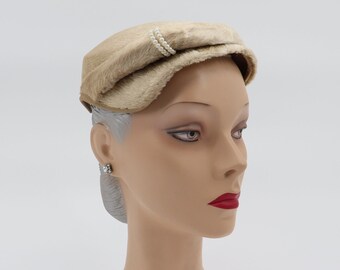 Vintage 1950s Mushroom Cream Lace Hat With Tan Lace Accent  display picture 1