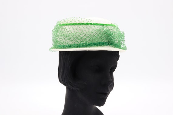 Vintage White and Green Hat - 50s 60s Ann-Sue Vei… - image 2