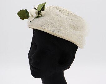 Vintage White Lace Hat with Veil and Flower Decoration - 50s 60s Bucket Hat