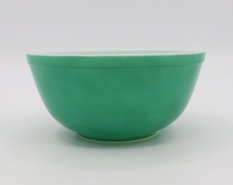 Vintage Green 403 Pyrex Mixing Bowl - 1960s Nesting Bowl From the Primary Colors Collection
