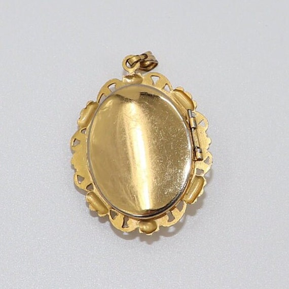 Antique 1940s Gold Cameo Shell Locket Pendant wit… - image 2