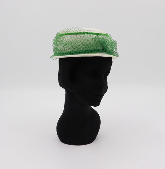 Vintage White and Green Hat - 50s 60s Ann-Sue Vei… - image 1