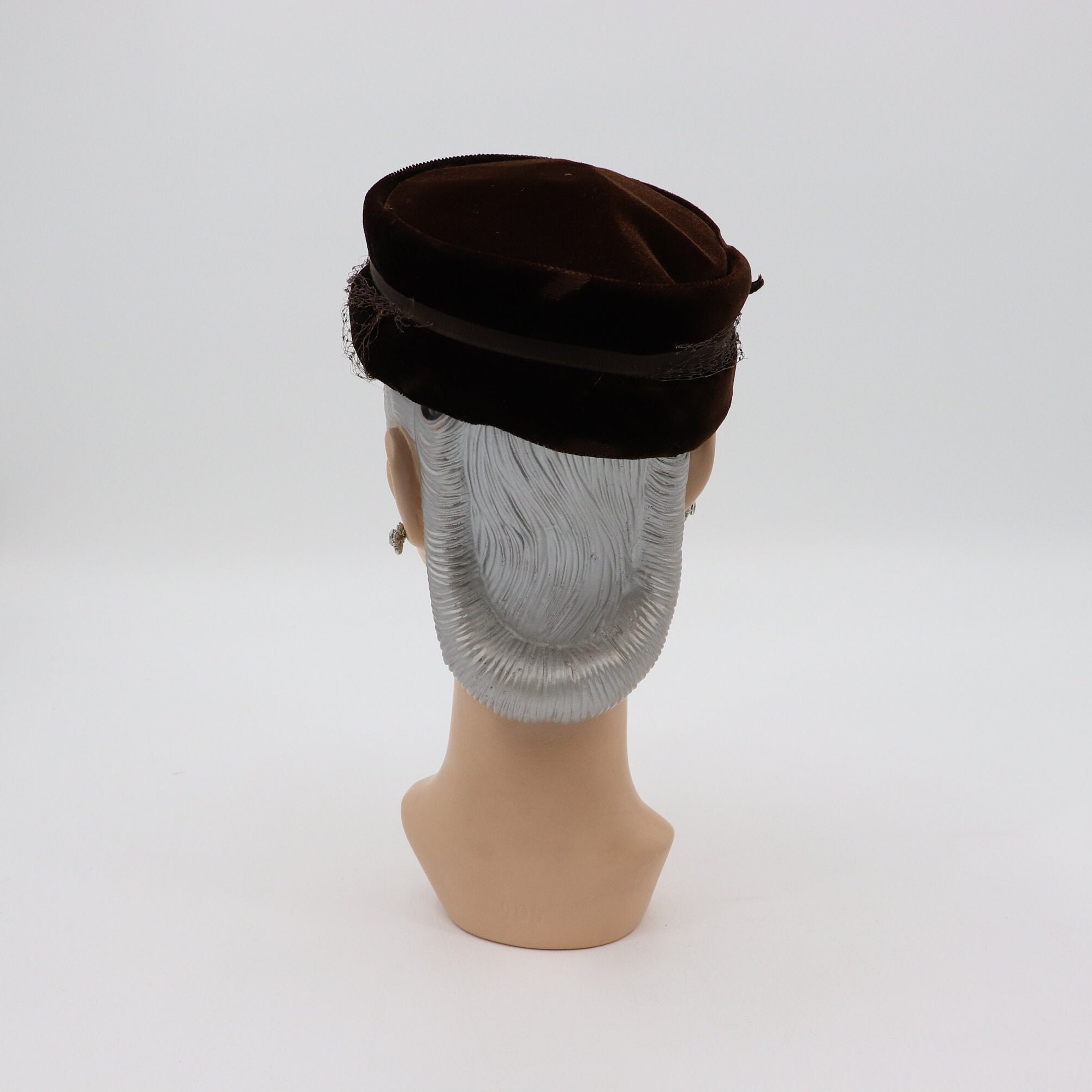 Vintage 1950s Brown Velveteen Pillbox Hat With Bow and Veil  display picture 1