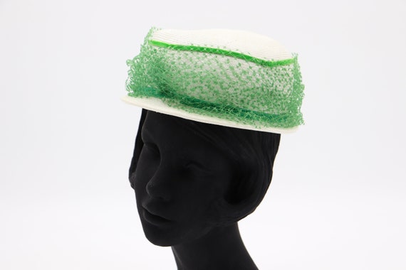 Vintage White and Green Hat - 50s 60s Ann-Sue Vei… - image 3