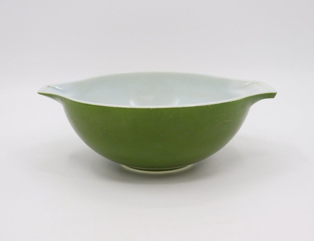 Vintage QT Pyrex Verde Cinderella Dish #444 Avocado Green