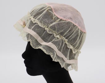 Antique 1920s Boudoir Cap in Pink Silk With Bow Motif and  display picture 1