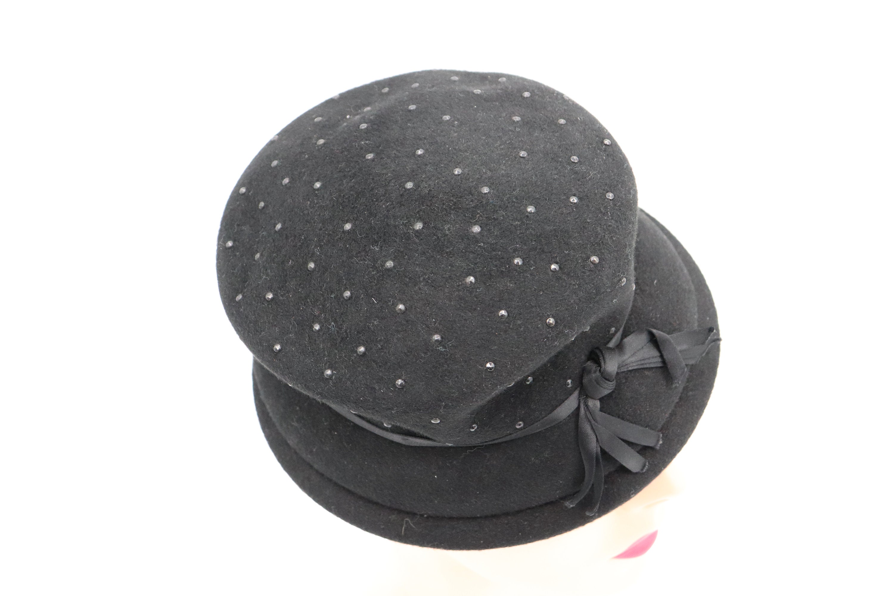 Vintage Black 100% Wool Hat With Bow and Beads - 1950s  display picture 3