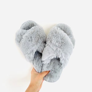 FLUFFxFLUFF / Open Toe Fluffy Slippers / Crossover Band Slippers