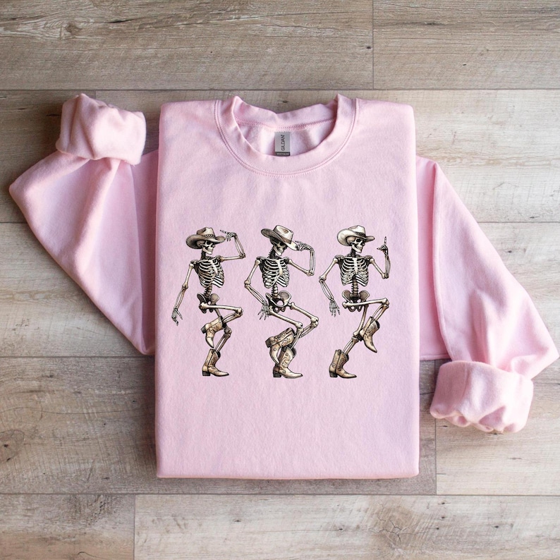 Cowboy Skeletttröja - Gildan 18000 - Halloween Cowboy Crewneck - Spooky Western Apparel - Unisex Skeletttröja bild 2