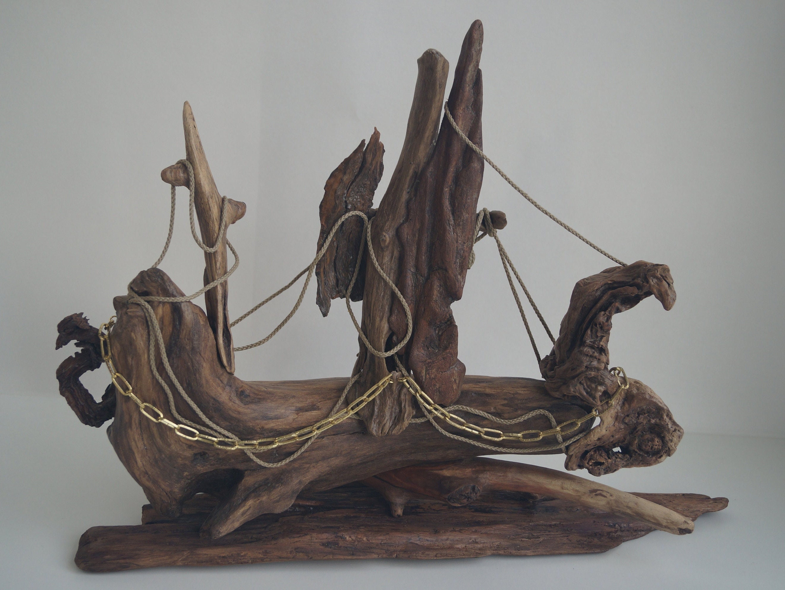 Sculpture Bateau en Bois Flotté Décorative