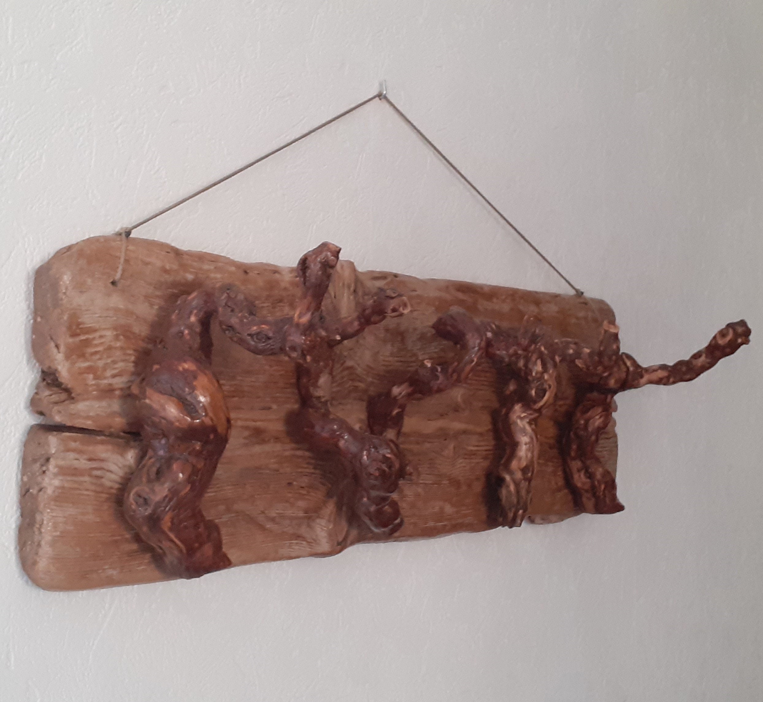 Porte Casquettes en Bois Flotté et Ceps de Vigne