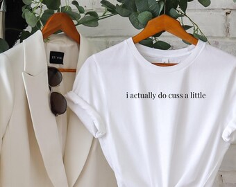 「実はちょっと悪口言うのよ」Tシャツ、面白いTik Tok Tシャツ