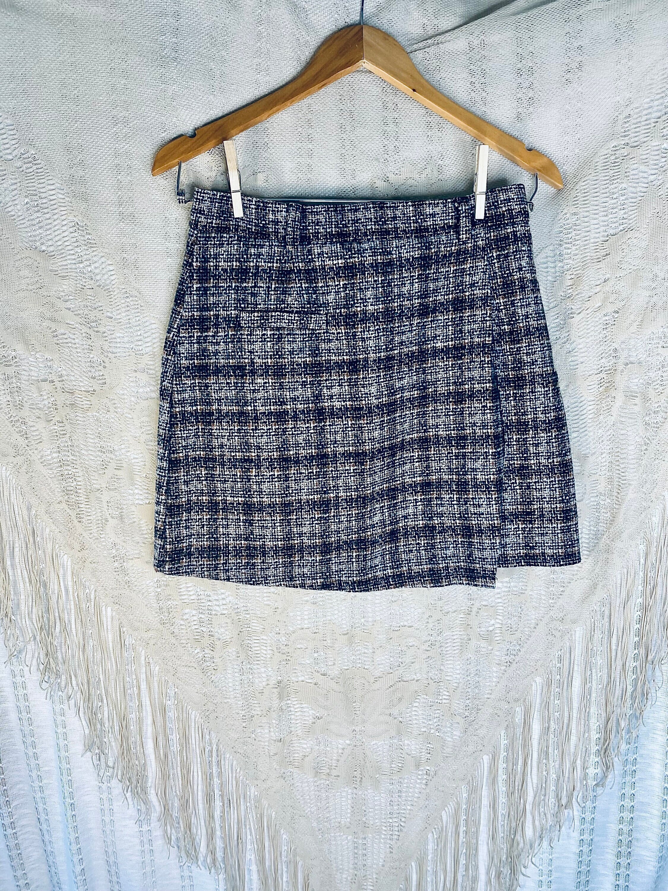 【日本入手困難】TRAPEZE MINI SKIRT IN DOUBLE FACE CHECK WOOL Green and Black wool Checkered trapeze mini Skirt – Maisoncleo