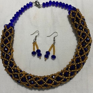 Ashanti Blau und Gold Kette und Ohrringe Set