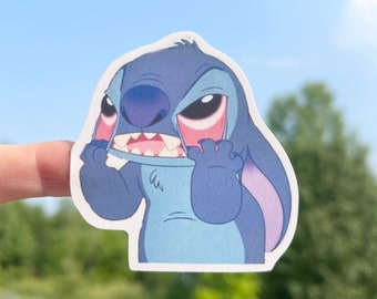 Stitch 'Pulling Eyes' Sticker - Lilo and Stitch - Waterproof