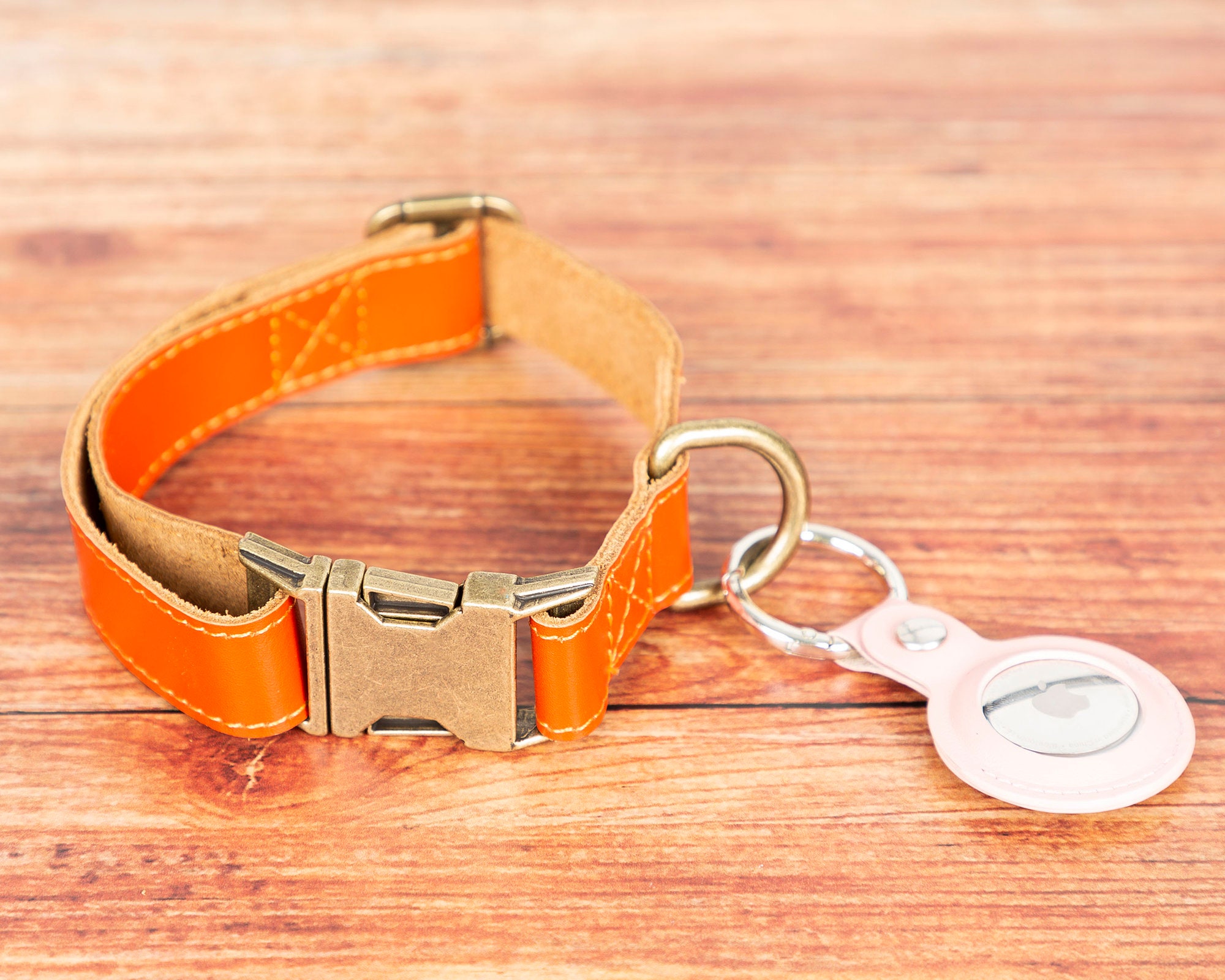 手作りの革製犬用首輪：カスタム刻印入りペット用首輪 - Etsy 日本