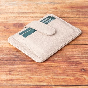 Cartera minimalista, cartera de cuero delgada, estuche de tarjeta delgada, billetera plegable hecha a mano, regalo personalizado, estuche de monogramas, billetera grabada, regalo