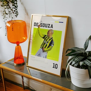 Póster Vibraciones retro de Alex de Souza | Leyenda del Fenerbahçe | Tamaños A3 y A4 | Marco negro opcional | Impresión fotográfica de alta calidad