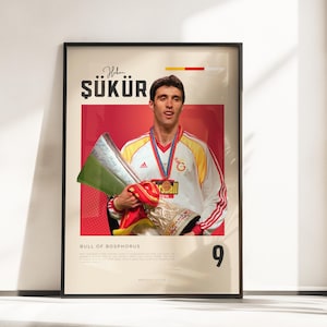 Póster Vibraciones retro de Hakan Sükür | Leyenda del Galatasaray | Tamaños A3 y A4 | Marco negro opcional | Impresión fotográfica de alta calidad