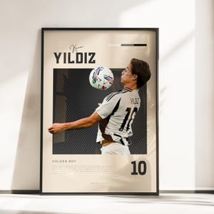Póster Vibraciones retro de Kenan Yildiz | Talento de la Juventus | Tamaños A3 y A4 | Marco negro opcional | Impresión fotográfica de alta calidad
