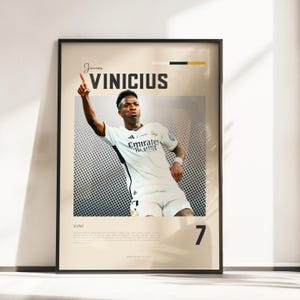 Póster Retro Vibes de Vinicius Junior | Leyenda madrileña | Tamaños A3 y A4 | Marco negro opcional | Impresión fotográfica de alta calidad