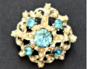 Ornate Gold-Tone Vintage Brooch with Diamond Cut Round Aquamarine Blue Glass Gems