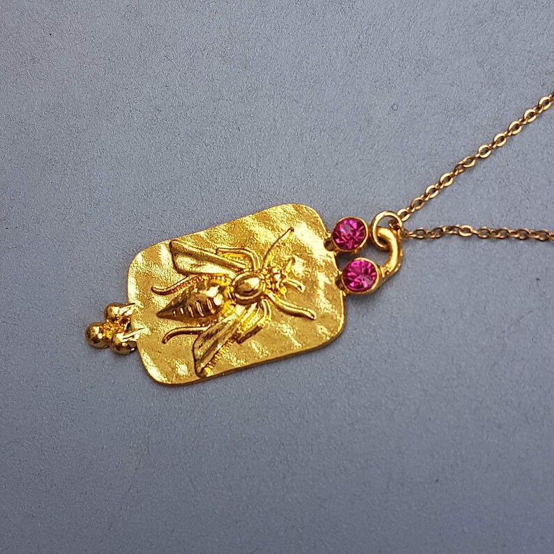 Honey Bee Necklace Pendant Gold Vintage Jewelry Greek Queen Etsy UK