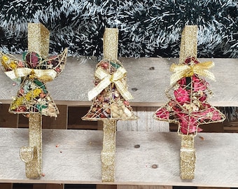 Gold Glitter Over Door Hanger for Christmas Wreaths, Metal Wreath Hanger - Scented Christmas Decoration in 3 Festive Designs