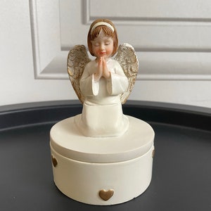 Festliche Engel Schmuckschatulle. Kunstharz Handbemalt Creme Gold Betende Engel kleine Schmuckschatulle Weihnachtsdekoration oder Geschenk. 13x8cm Aufbewahrungsbox