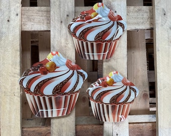 Juego de 3 platos de vidrio decorativos para uso ocasional - Platos para servir fiestas o eventos. Lindo diseño de cupcake en 3 tamaños: 24 cm, 21 cm y 19 cm