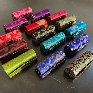 Embroidered Faux Silk Brocade Lipstick Case in 9 Colours. Hard Case for Lipstick or Lip Gloss with Mirror, 9 x 3 x 3cm Press Stud Close Case