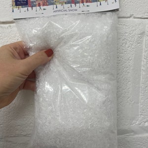 Fake Snow 5oz Pack Of Artificial Clear Snow Christmas Decorations White Faux Snowflakes. Create Festive Winter Snow Scenes Craft Project