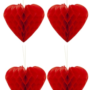 Peut inclure: Quatre décorations en forme de cœur en nid d'abeille rouge avec des cordes pour accrocher. Ces cœurs en papier sont parfaits pour la Saint-Valentin ou toute autre occasion.