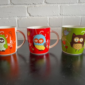 Caneca de cerâmica coruja em 3 cores vermelho laranja verde vintage estilo kitsch cerâmica coruja e flores copo lindo presente estilo retrô presente 9cm x 9cm
