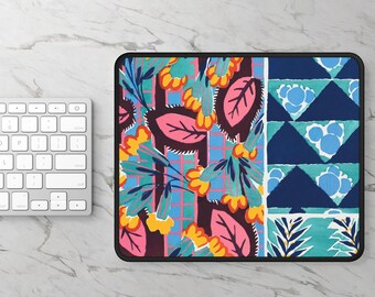 Botanisches Patchwork Gaming Mousepad | Blumenmuster, helles Türkis, rosa Akzente