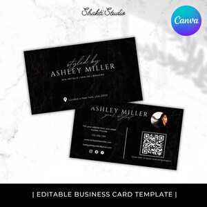 Op de afbeelding: Twee zwarte visitekaartjes met witte tekst en een marmertextuur. De kaarten tonen de naam "ASHLEY MILLER" en contactgegevens. Eén kaart zegt "styled by" en de andere "your stylist". De onderkant van de afbeelding zegt "EDITABLE BUSINESS CARD TEMPLATE".