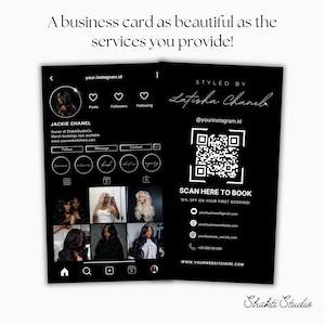 K&ouml;nnte beinhalten: Schwarzes Visitenkarten-Design mit einem Instagram-Profil-Layout. Die Karte enth&auml;lt einen QR-Code, Kontaktinformationen und den Text "Scan here to book". Die Karte enth&auml;lt auch den Text "A business card as beautiful as the services you provide!"