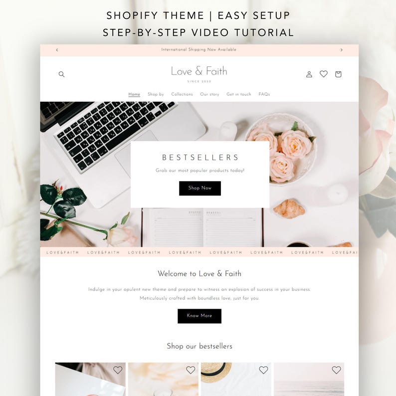 Op de afbeelding: Een website-mockup met een lichtroze en wit kleurenschema. De site bevat de tekst "Love & Faith" en "Shop Now" knoppen. Een laptop, bloemen en een croissant zijn ook zichtbaar.