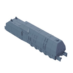 Puede incluir: Un modelo de tren blindado gris con un diseño detallado. El modelo presenta un cuerpo largo y rectangular con múltiples escotillas y remaches. El tren tiene una serie de ruedas y un extremo trasero con una pequeña estructura redondeada.