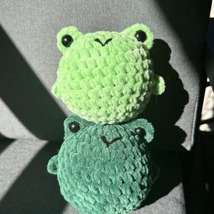 Crochet Frog Plush PDF PATTERN Squishmallow Amigurumi Plushie