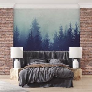 Bäume und Nebel Thema Tapete Muster. Peel and Stick Wandsticker Minimalistisches skandinavisches Design abnehmbare Wandkunst