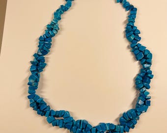 Vintage Y2K turquoise Necklace, chip beads